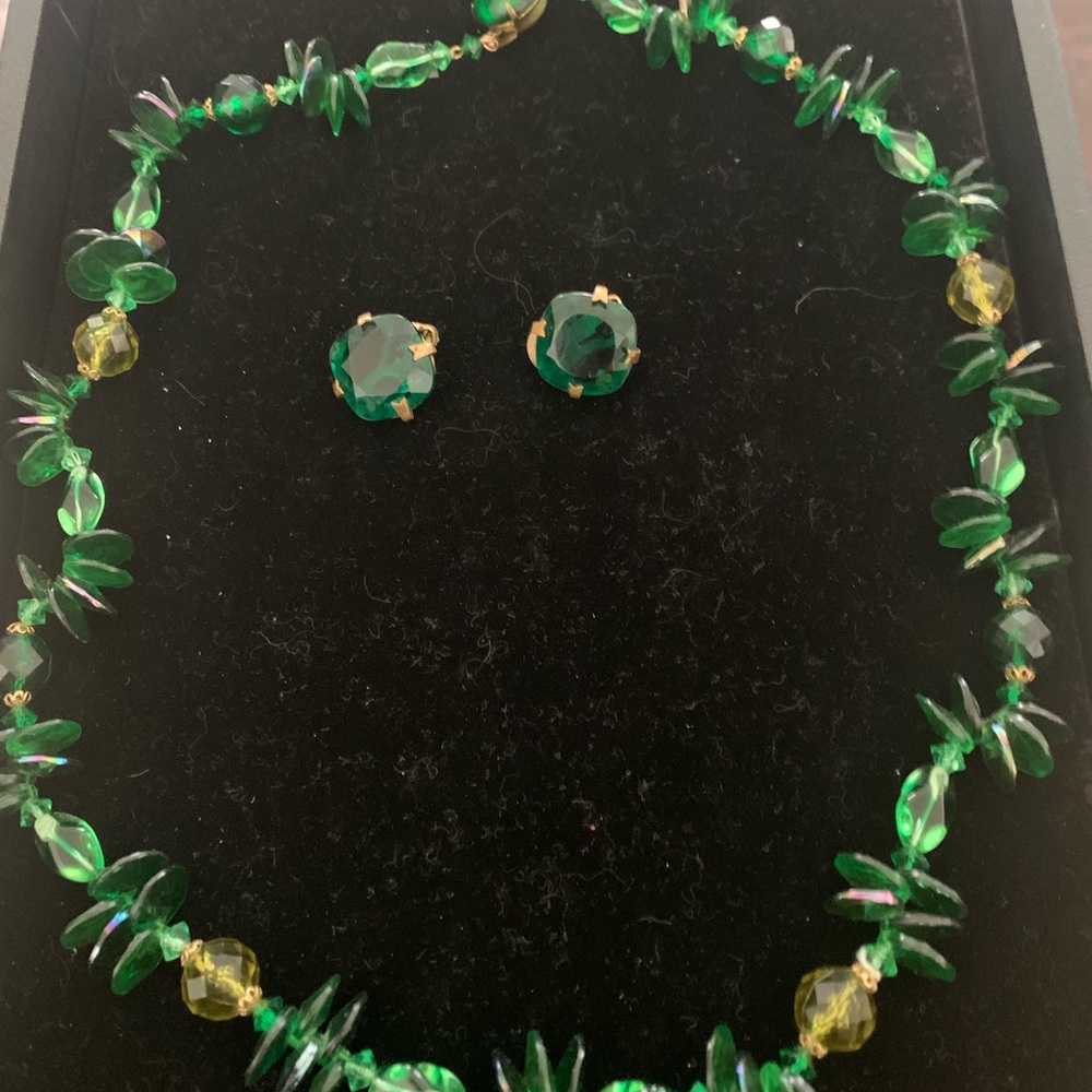 STUNNING VINTAGE EMERALD GREEN NECKLACE AND EARRINGS SET -BOTH SIGNED